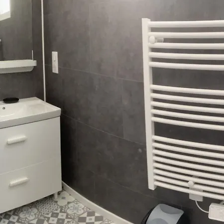 Maison 100 M2 Plein Pied Pour 6 Personnes 300 M De La