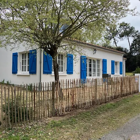 Maison 100 M2 Plein Pied Pour 6 Personnes 300 M De La Dom wakacyjny *