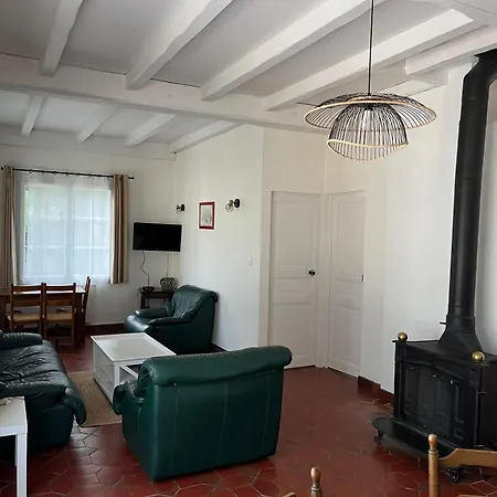 Hébergement de vacances Maison 100 M2 Plein Pied Pour 6 Personnes 300 M De La