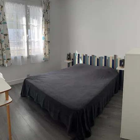 Maison 100 M2 Plein Pied Pour 6 Personnes 300 M De La Hébergement de vacances *